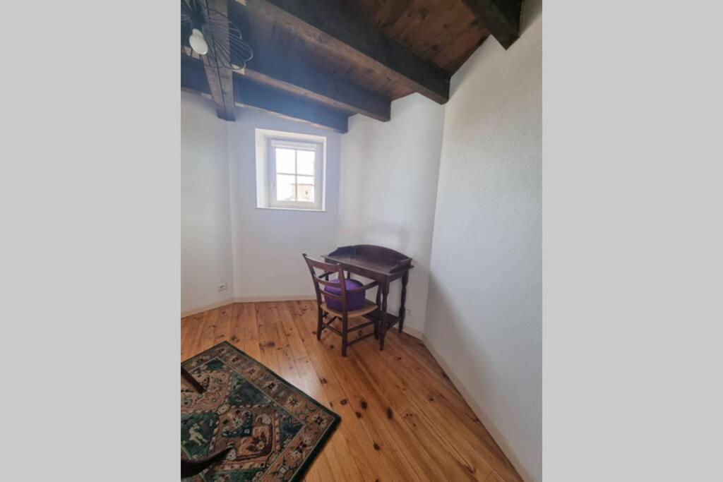 Appartement Exceptionnel 4 Etoiles Hyper Centre Albi 65 M2 Au 4Eme Etage Sans Ascenseur Avec Une Tour Du 12Eme Siecle Exterior photo